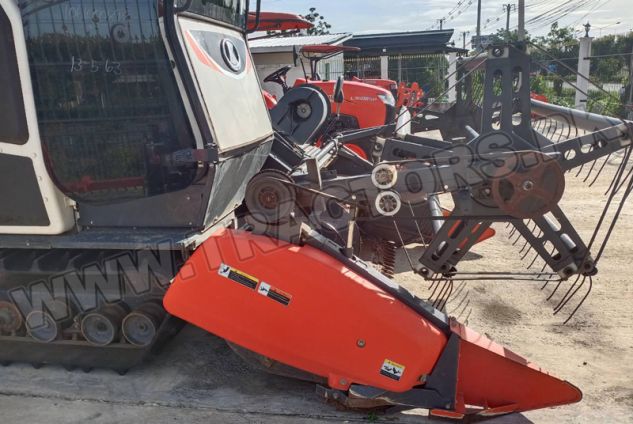 Kubota DC-70G Plus Combine Harvester for sale