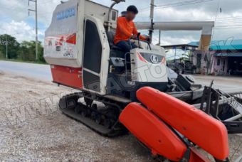 Kubota DC-95GM Combine Harvester