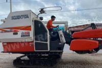 Kubota DC-95GM Combine Harvester for sale